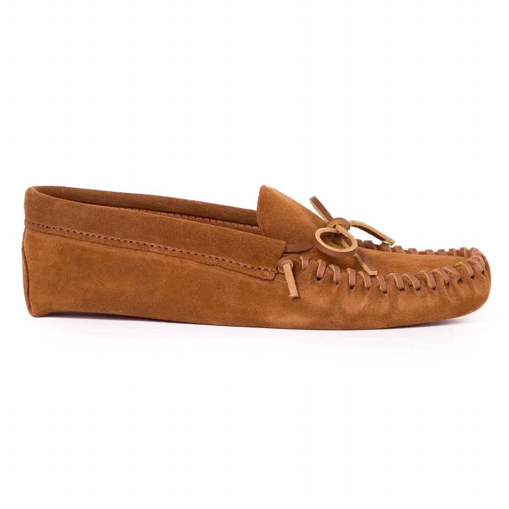 NEW MINNETONKA men's leather laced softsole shoes in brown suede